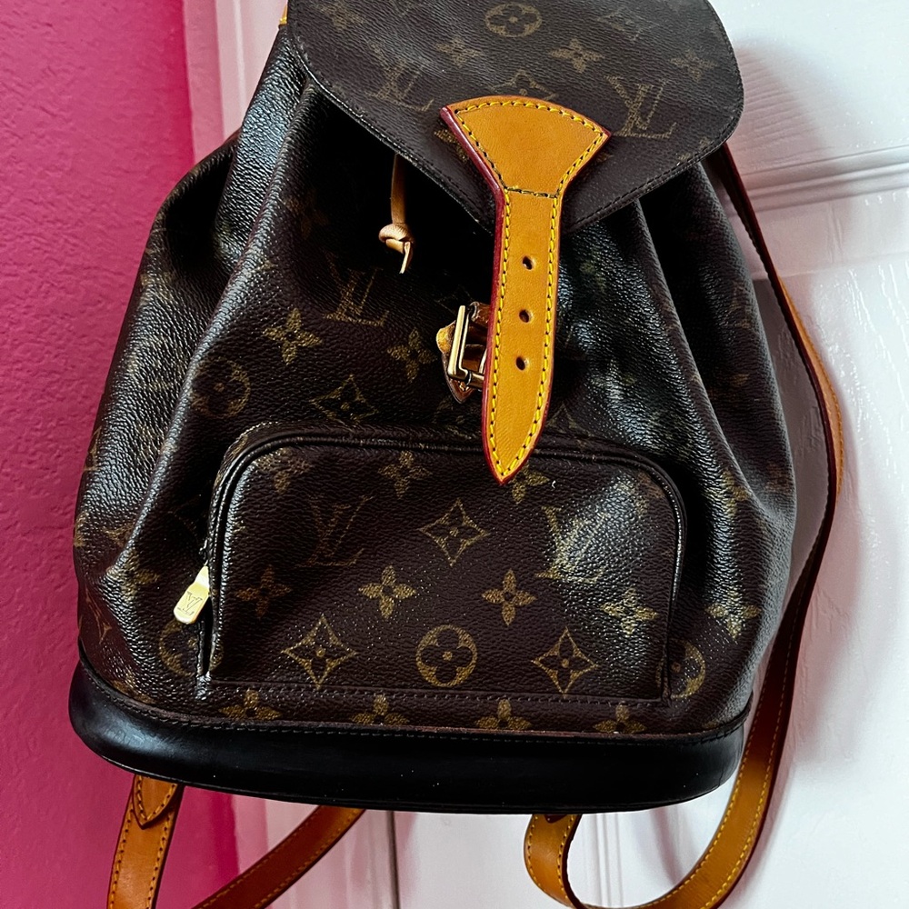 Beautiful Louis Vuitton Monogram Mini Backpack - Picture 9 of 14